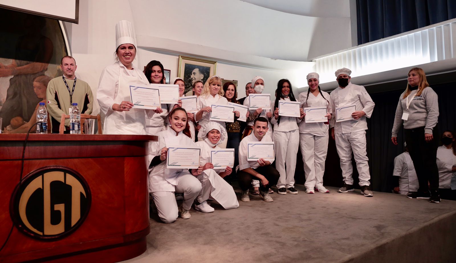 La UTHGRA extendió certificados a alumnos egresados del CFP N° 12