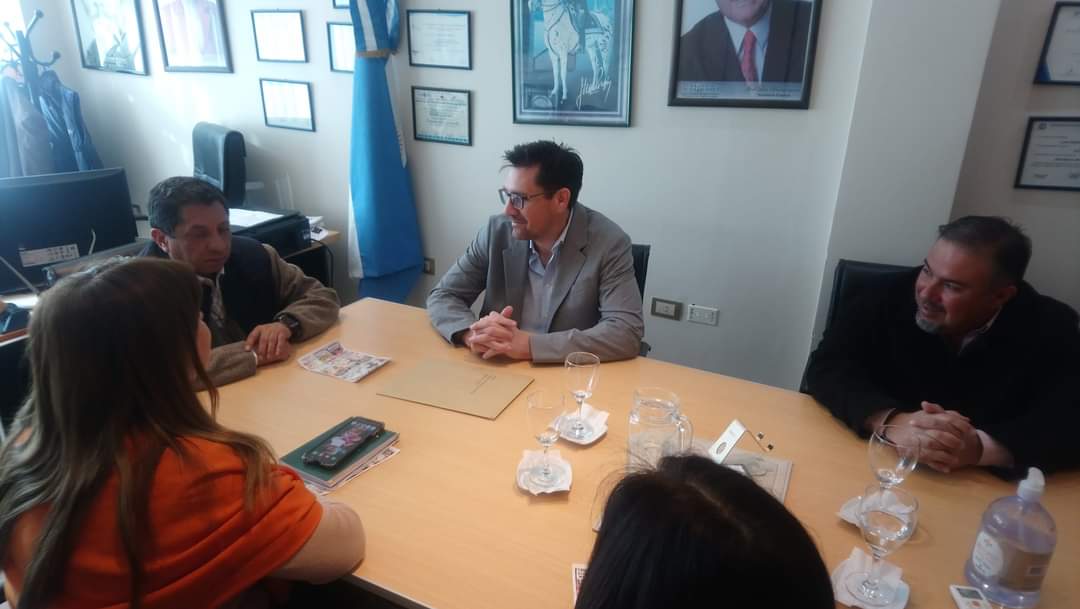 Visita del Jefe de Gabinete de La Rioja a la seccional de la UTHGRA