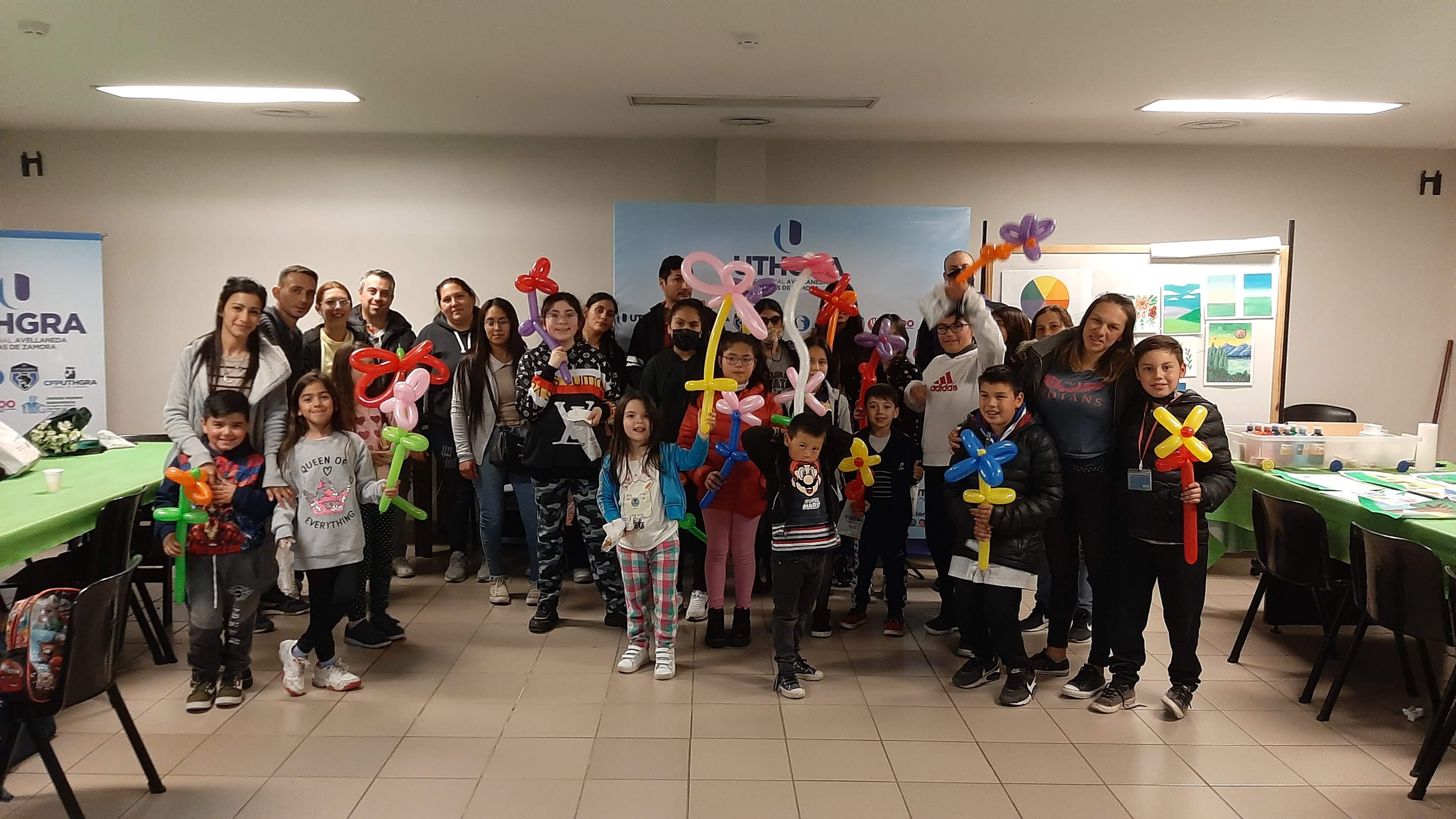 La UTHGRA Avellaneda-Lomas recibió el Día de la Primavera a puro color