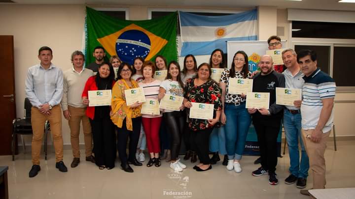 Finalizó el curso de idioma Portugués en UTHGRA Concordia