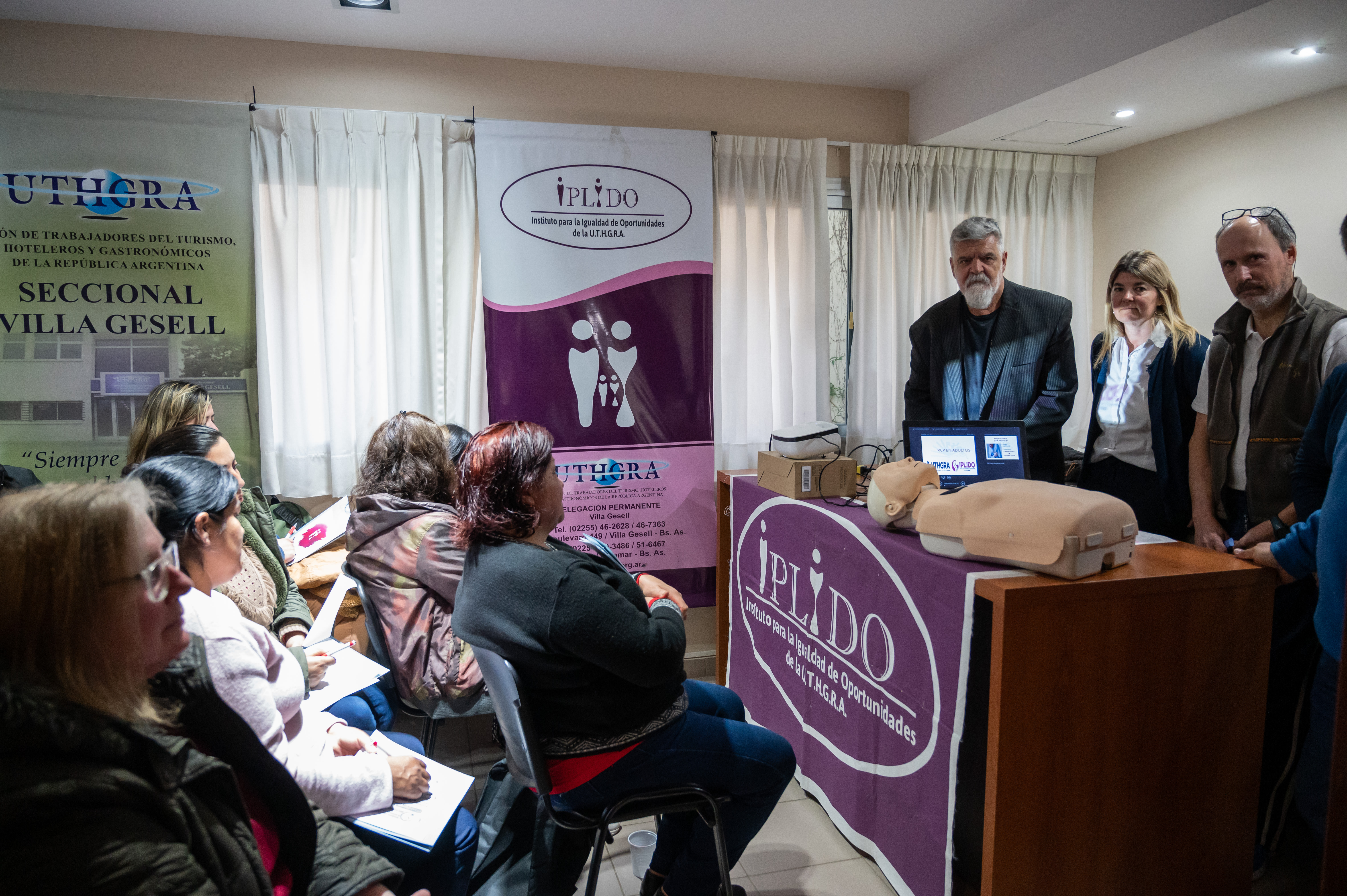 Taller de capacitación RCP y Primeros Auxilio en la UTHGRA Villa Gesell
