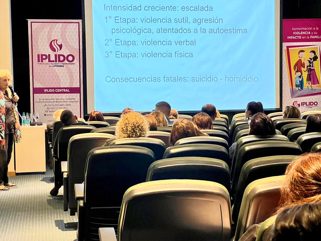 Tercer encuentro del curso multidisciplinario “Aproximación a la Violencia y su impacto en la Familia”