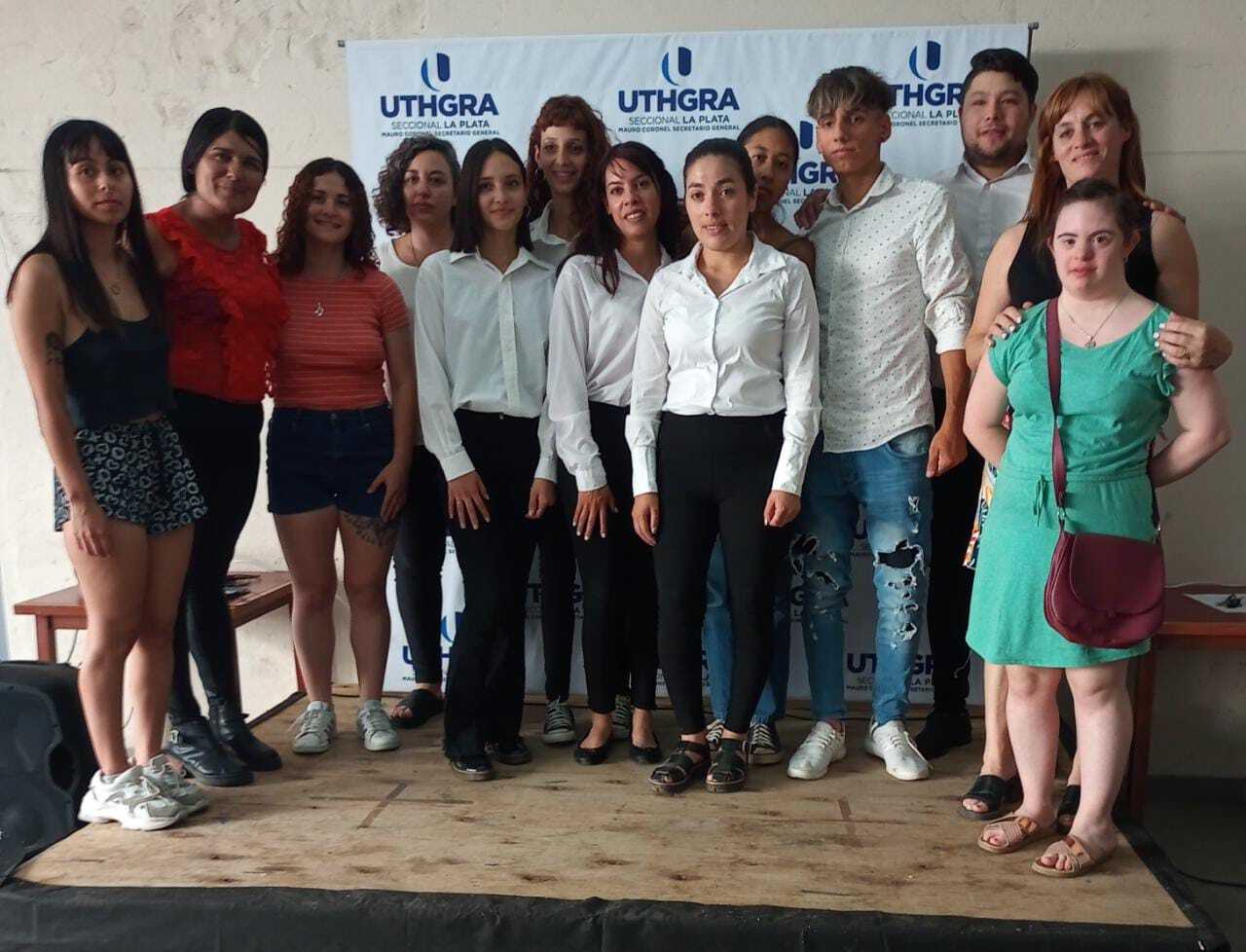 Los alumnos del CFL N°419 en UTHGRA La Plata recibieron sus diplomas