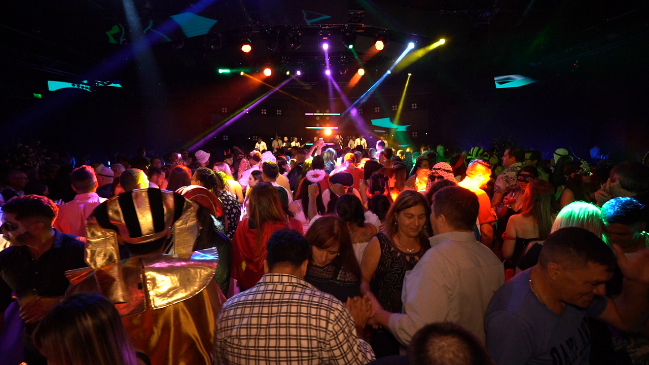 La seccional de La Plata despidió el año a puro disfraz y celebración