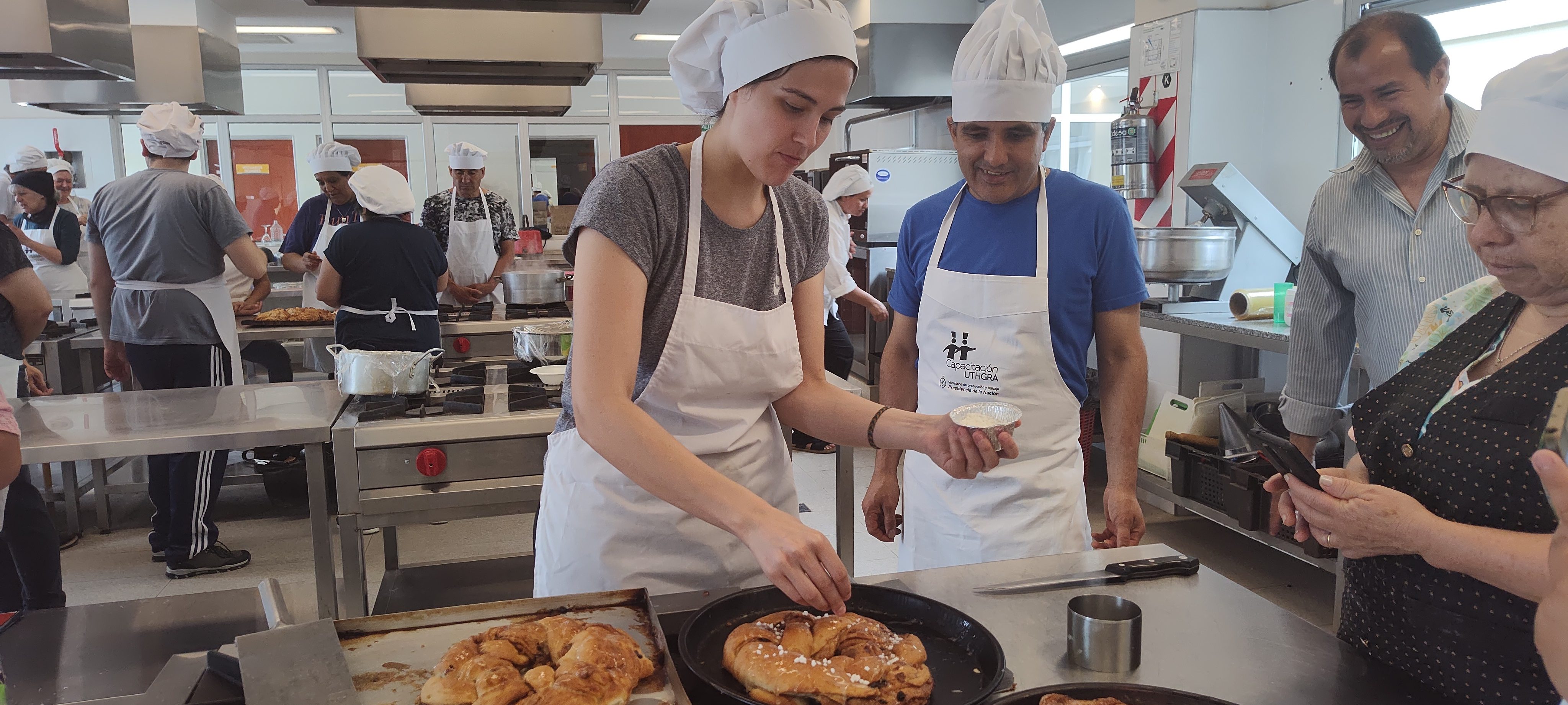 Curso de impacto de cocina navideña en la UTHGRA San Martín