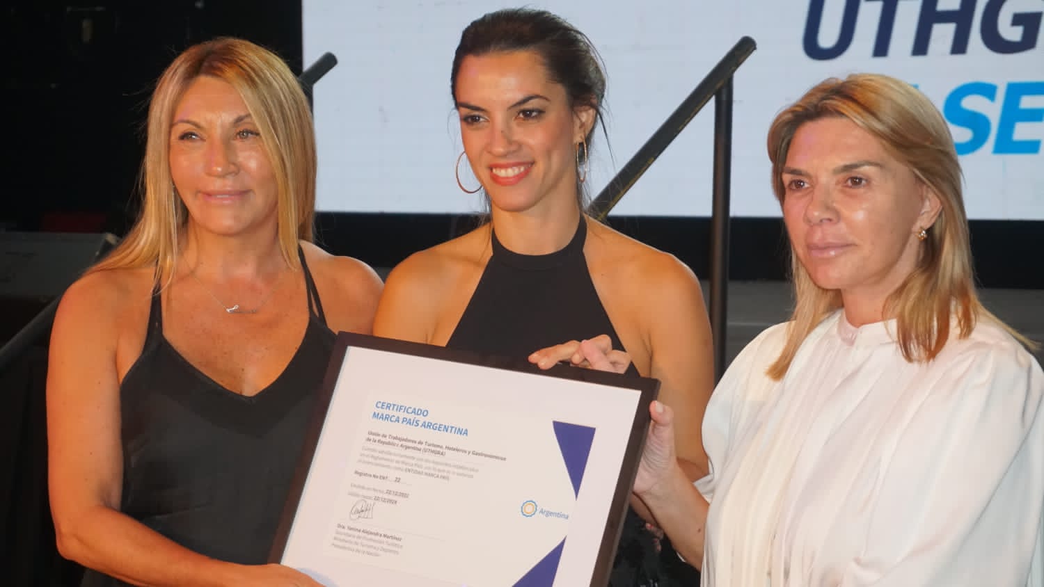 La UTHGRA fue distinguida con el logo de “Marca País”