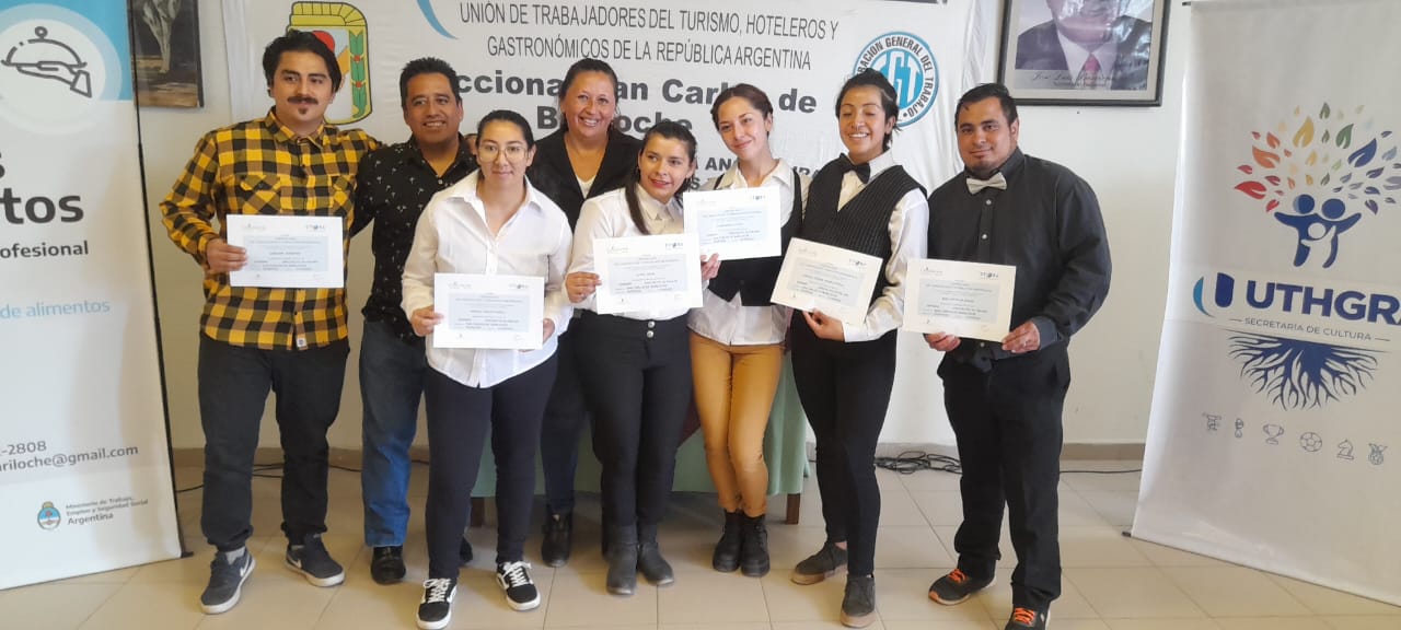 Entrega de certificados en la UTHGRA Bariloche