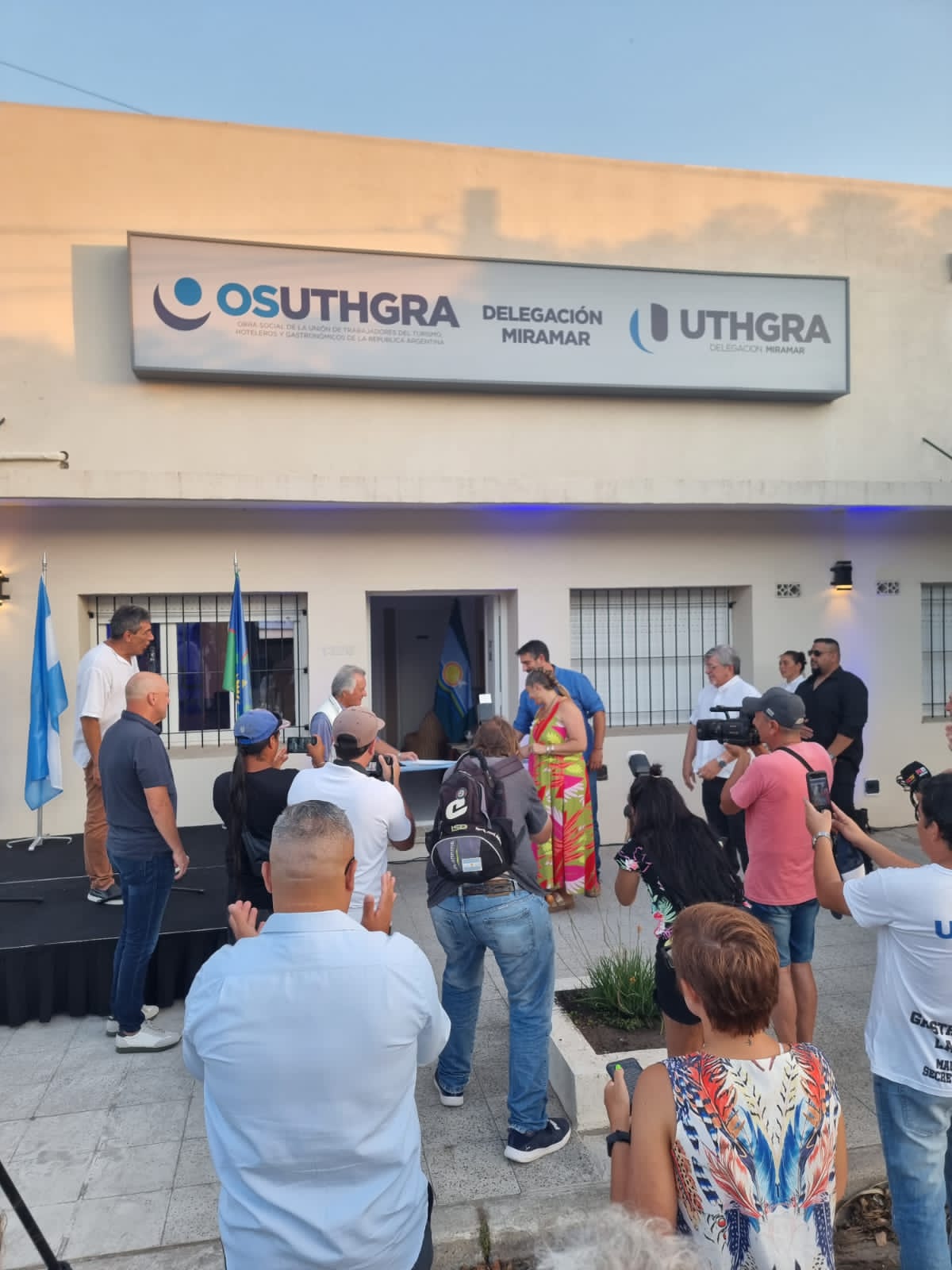 La UTHGRA Miramar reinauguró su sede gremial y también realizó la carrera de mozos y camareras