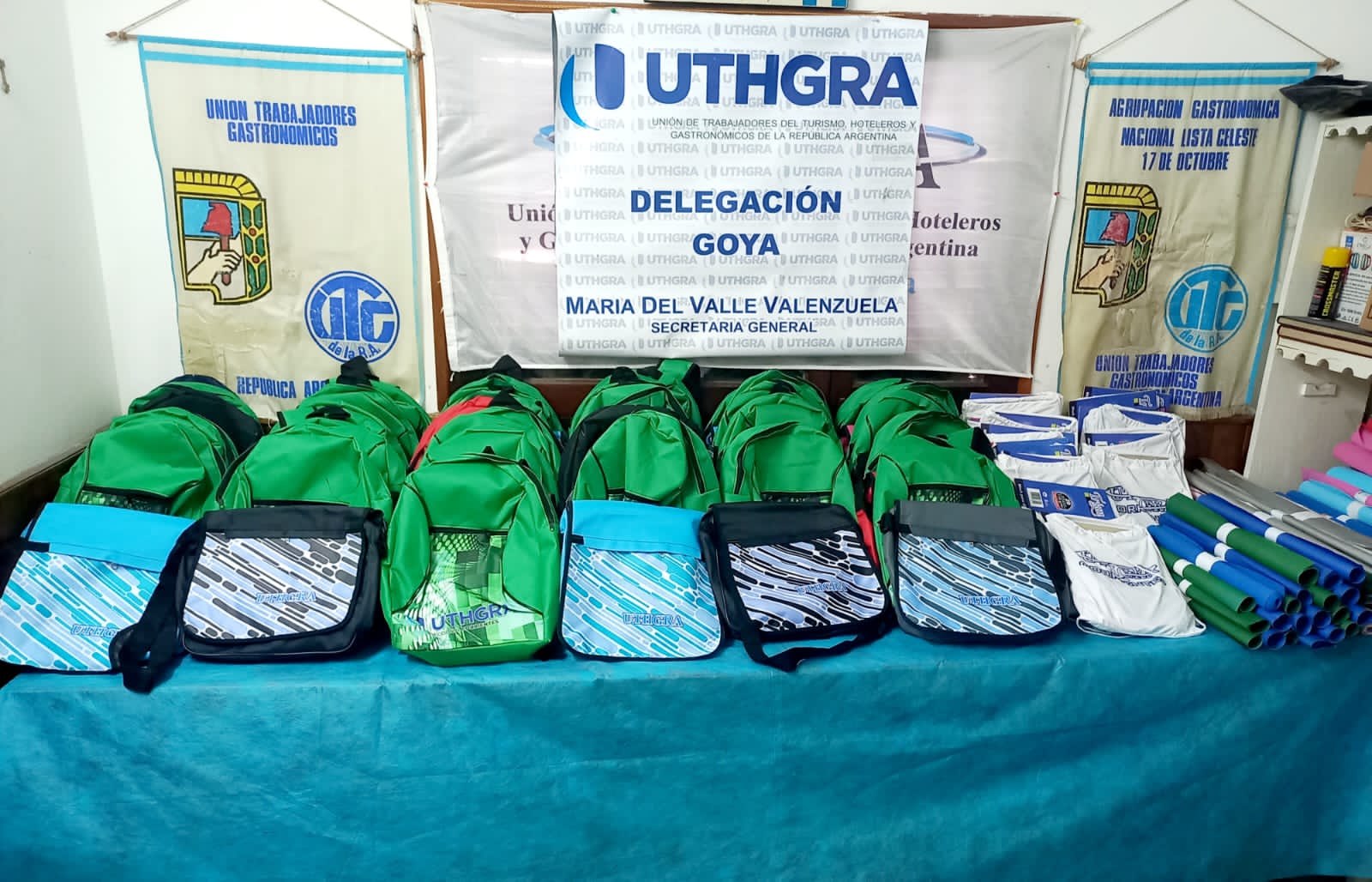 Entrega de útiles en la seccional de Corrientes