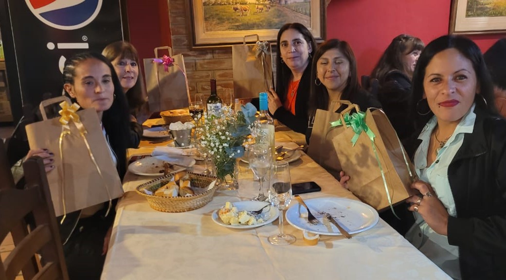 Cena Día de la Mujer en UTHGRA Villa Gesell