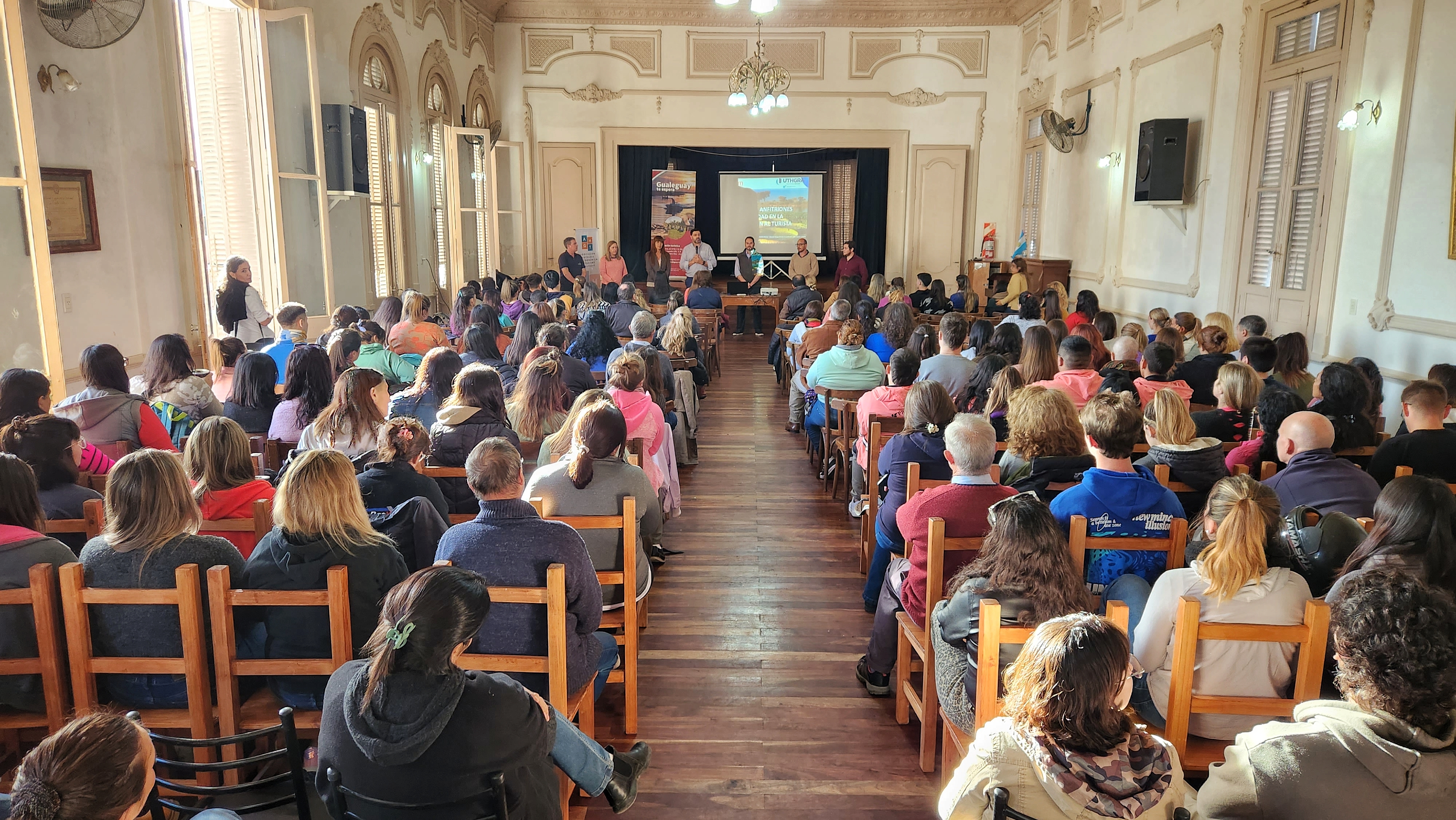 La UTHGRA Paraná realizó la primera capacitación de Buenos Anfitriones