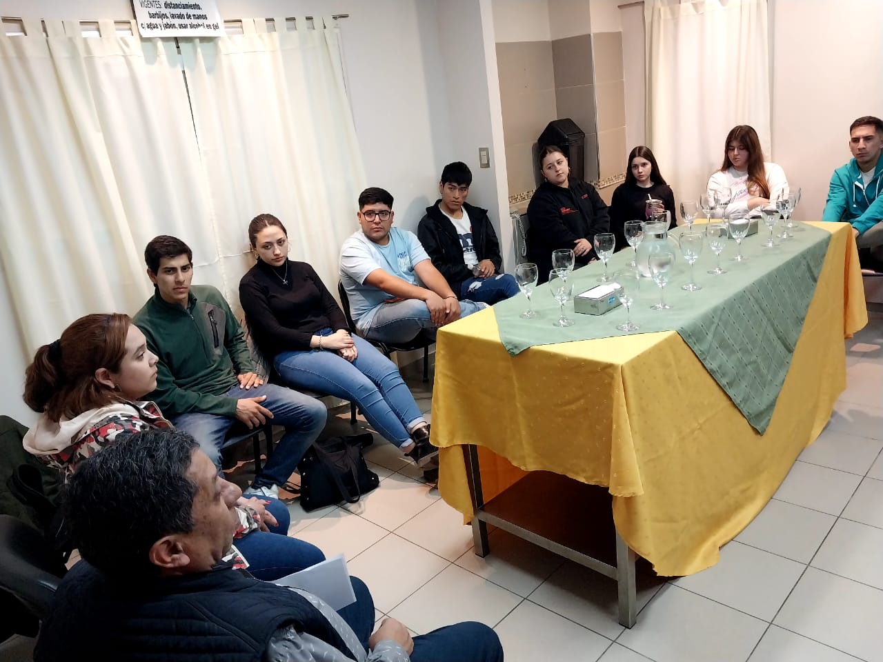 UTHGRA La Rioja recibió la visita del centro de estudiantes “Destino Estudiantil”
