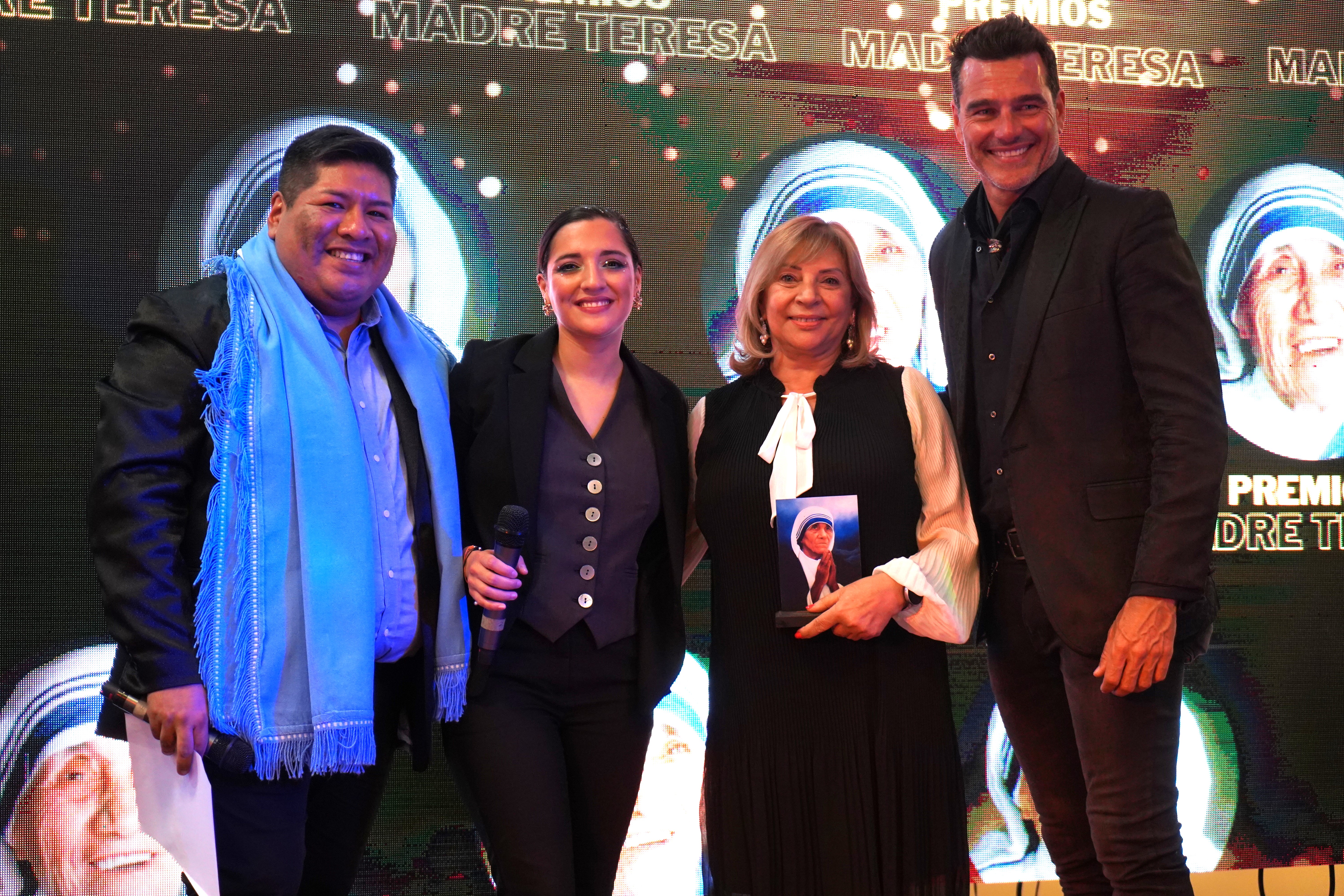 La secretaria ejecutiva del IPLIDO fue distinguida con el premio “MADRE TERESA 2023”