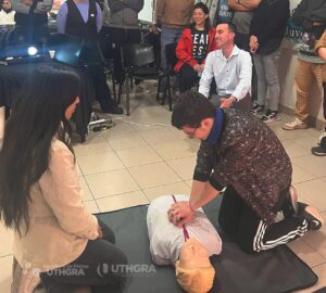 Jornada de capacitación en RCP y DEA en UTHGRA La Plata